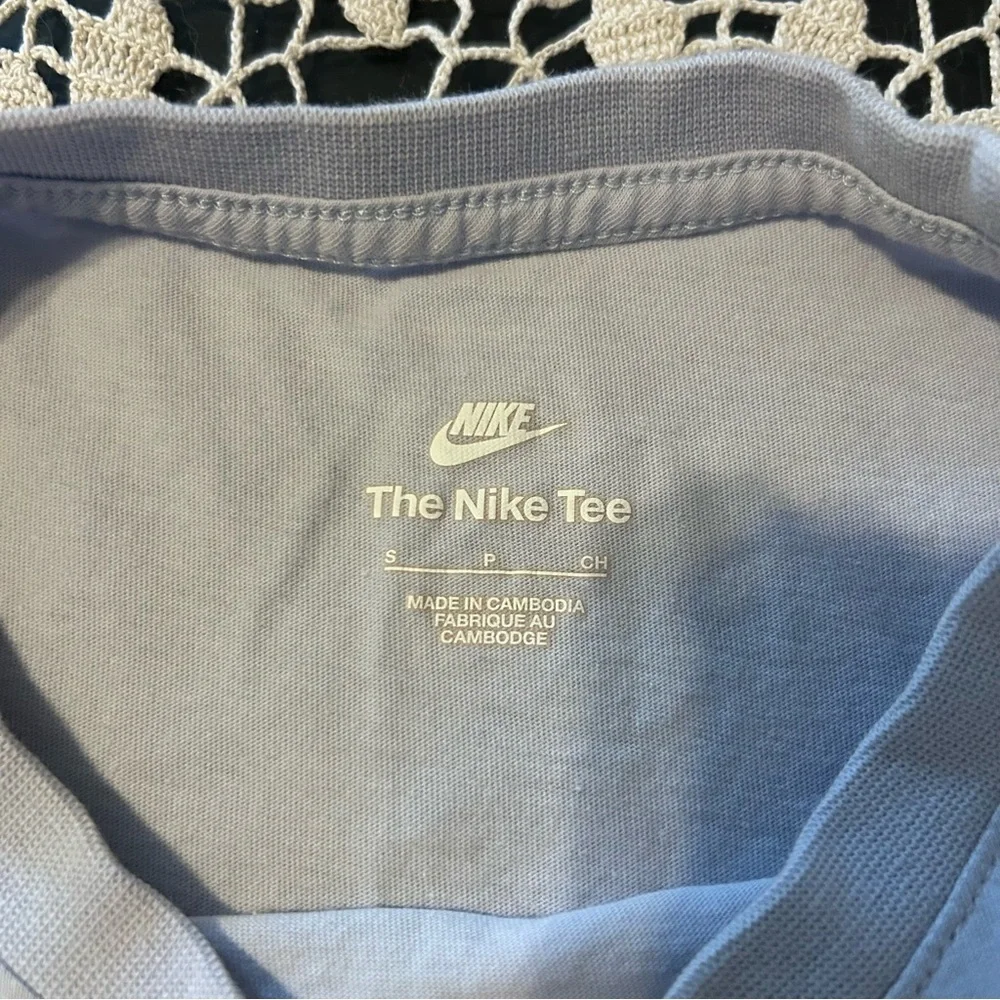 Nike classic tee